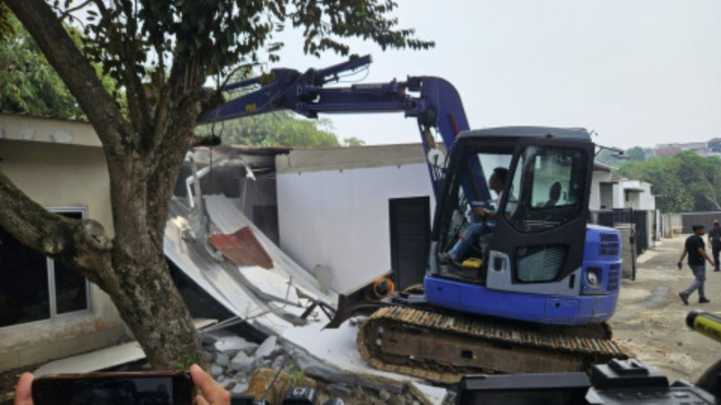Buntut Temuan Ombudsman, Kemenimipas Runtuhkan 10 Bangunan Liar dan Fasilitas Mewah di Lapas Cibinong