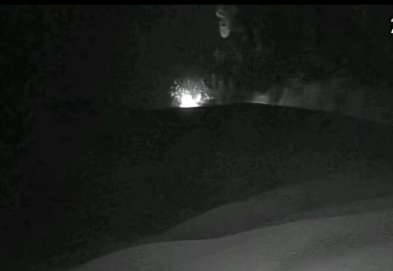 Gunung Anak Krakatau Kembali Erupsi Malam Ini
