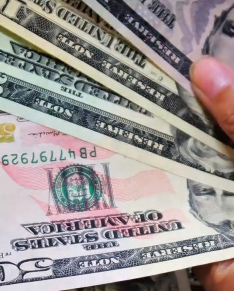 Sentuh Level Tertinggi 1,5 Tahun, Rupiah Tertekan ke Rp 17.916 
