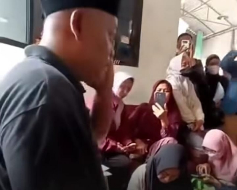 HEBOH! Owner PT Anisa Travel Jombang Digosipkan Kabur - Jamaah Panik Rp15 Miliar Raib?