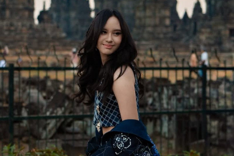 Agustus Penuh Momentum, Dinda Ghania Bangun Era Baru Lewat Tiga Karya Emosional