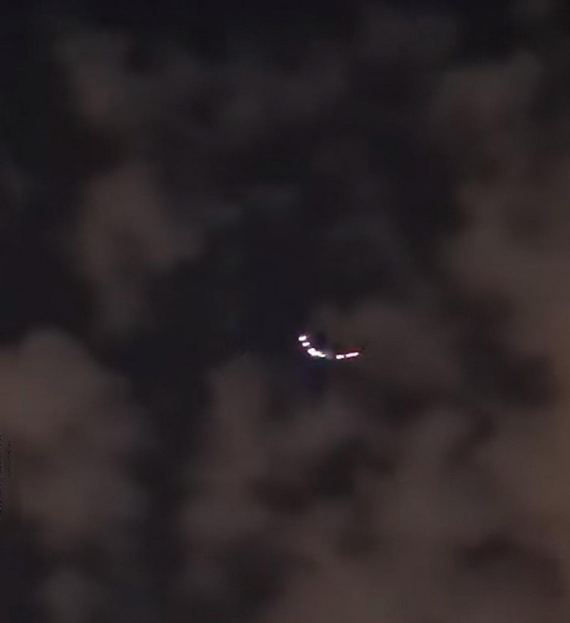 Heboh Penampakan UFO di Langit Teheran, Cahaya Misterius Warna-Warni Bikin Warga Panik