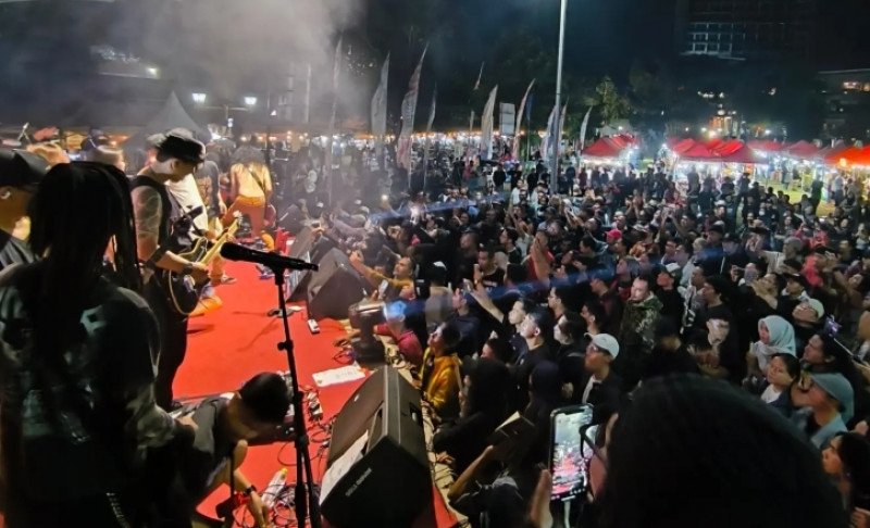 Lawang Pitu Guncang Alun-Alun Magelang, Ribuan Penonton Larut dalam Pesta Bolo Pitu Indonesia