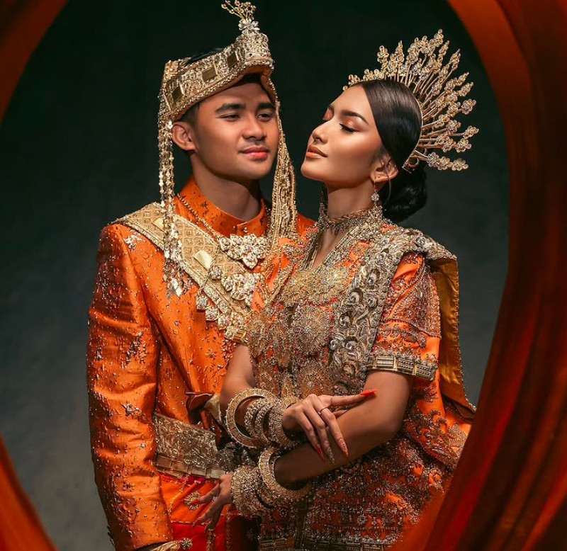 Asnawi Mangkualam Dan Yuriska Patricia Pamer Prewedding Adat Makassar