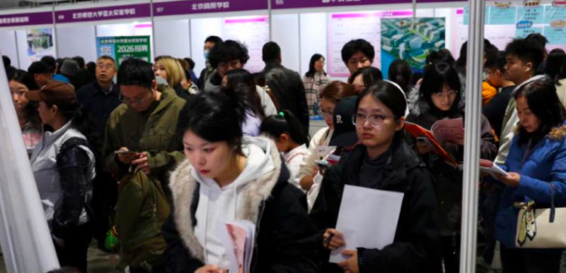 Gelar Sarjana Tak Jamin Kerja Di China,Pengangguran Anak Muda Tembus 20%